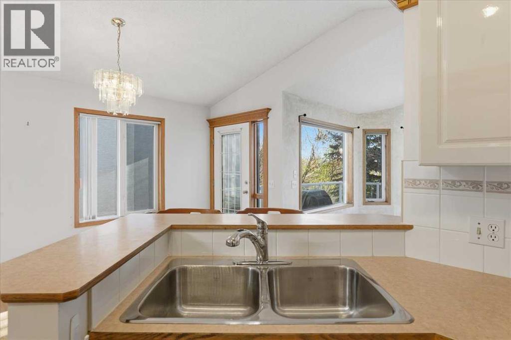 69 Scimitar Point Nw, Calgary, Alberta  T3L 2B5 - Photo 18 - A2268188