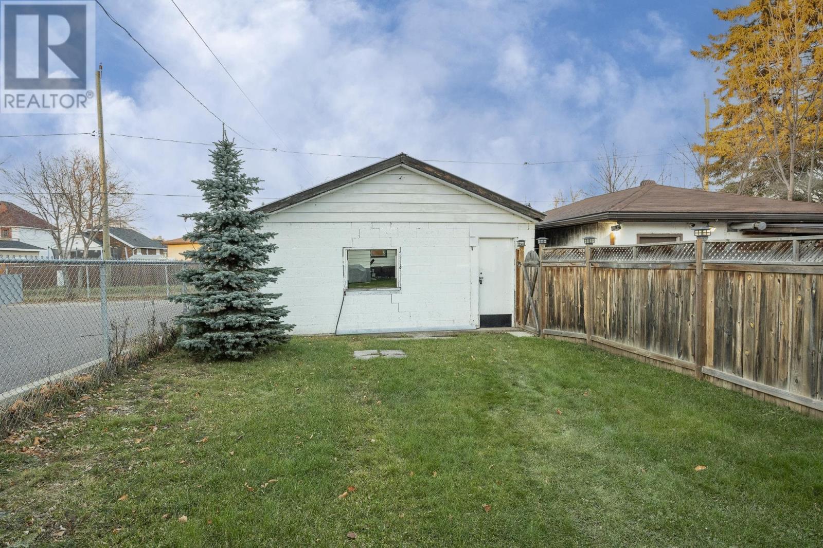 237 Amelia St W, Thunder Bay, Ontario  P7E 4A3 - Photo 3 - TB253487