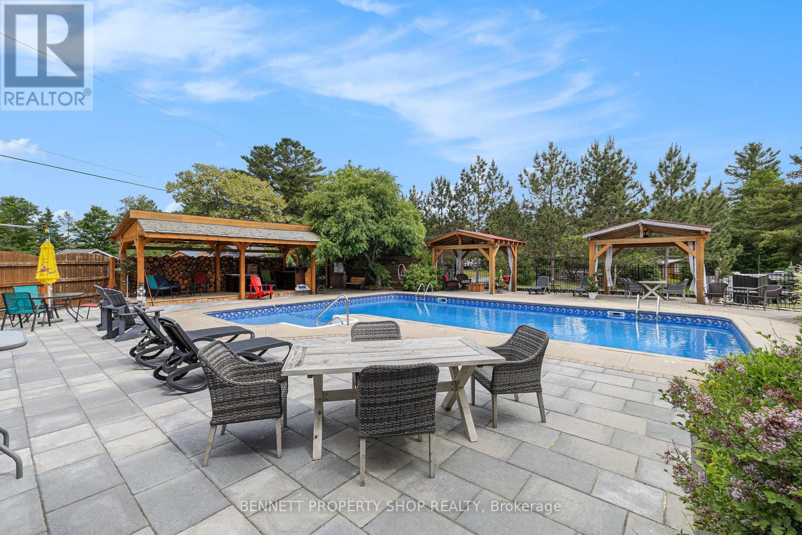 Poolside - 579 Peneshula Road, Lanark Highlands, Ontario  K0A 3L0 - Photo 13 - X12612826
