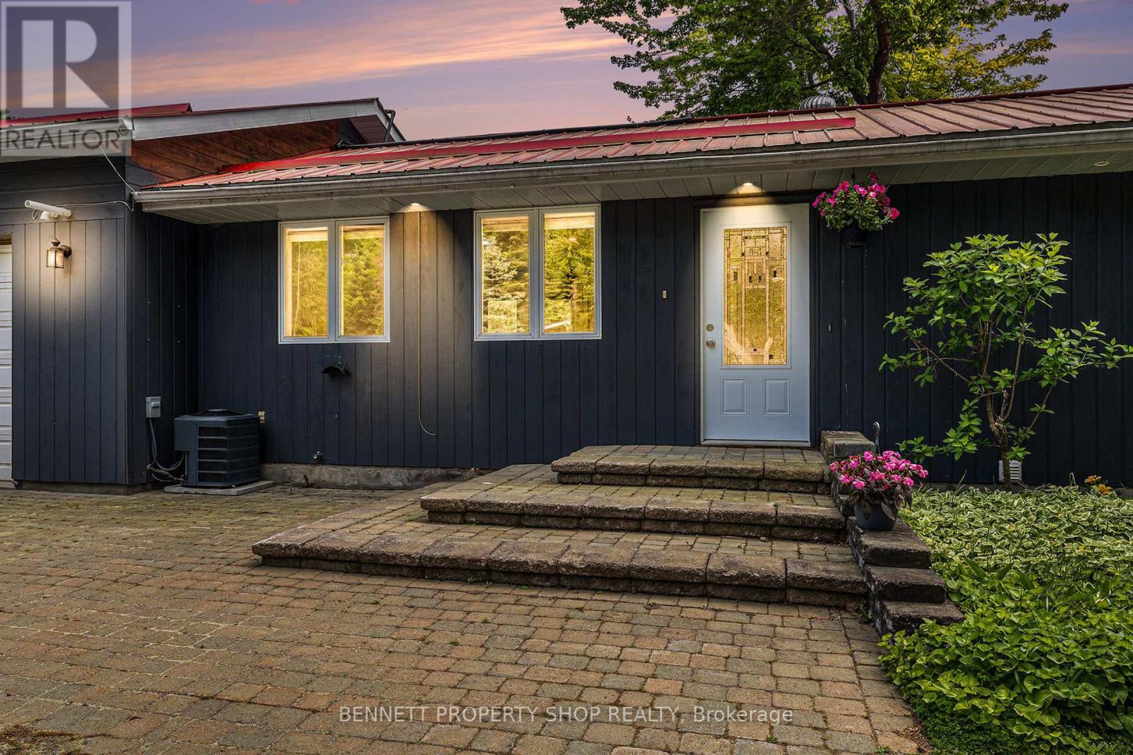 Poolside - 579 Peneshula Road, Lanark Highlands, Ontario  K0A 3L0 - Photo 3 - X12612826