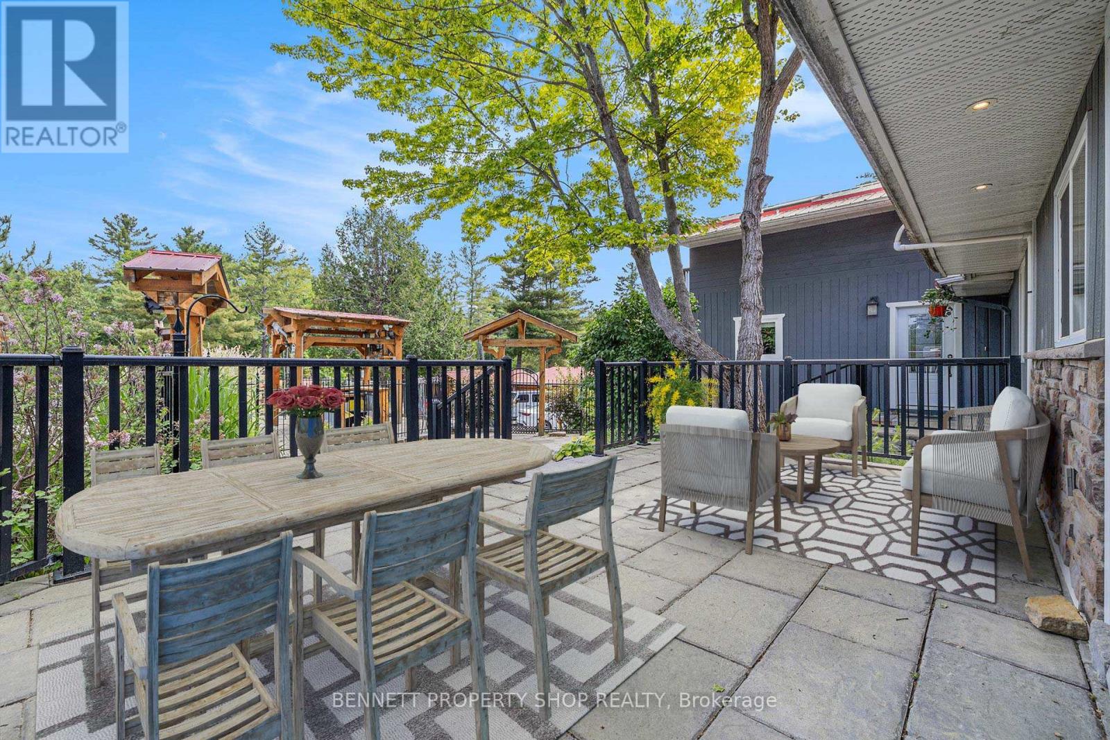 Poolside - 579 Peneshula Road, Lanark Highlands, Ontario  K0A 3L0 - Photo 9 - X12612826