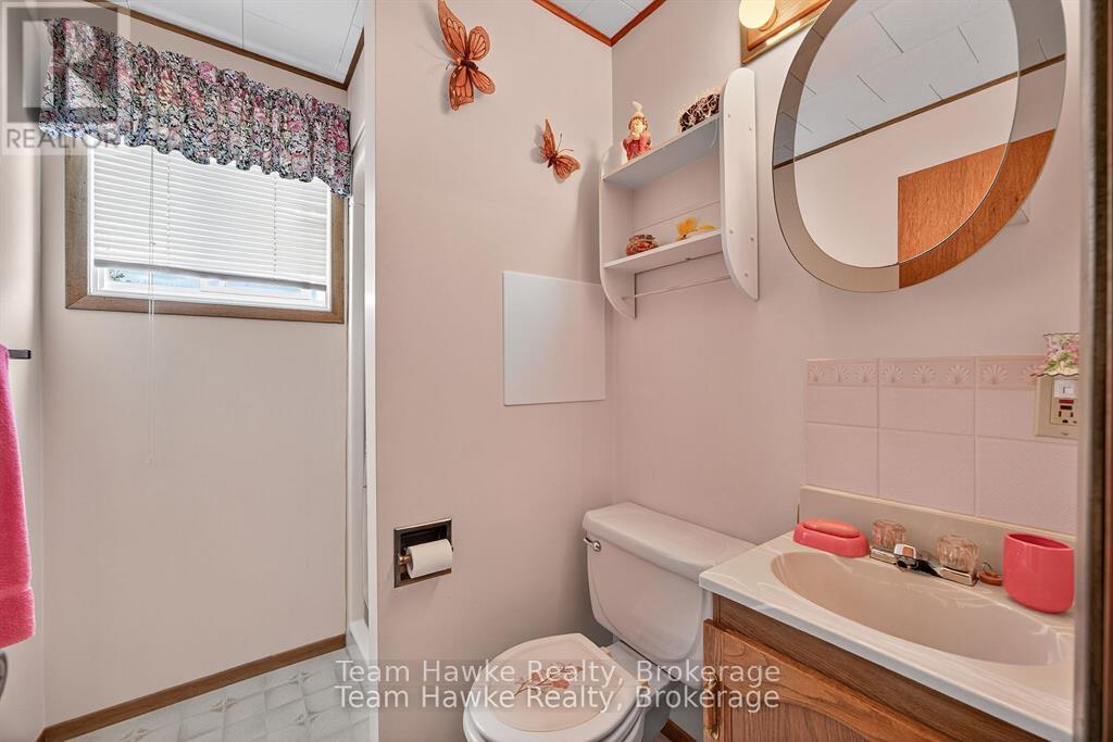 203 Woodlands Avenue, Tay, Ontario  L0K 1R0 - Photo 35 - S12521726