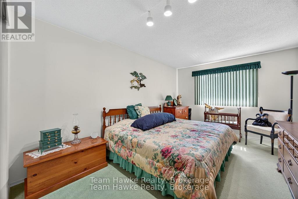 203 Woodlands Avenue, Tay, Ontario  L0K 1R0 - Photo 36 - S12521726