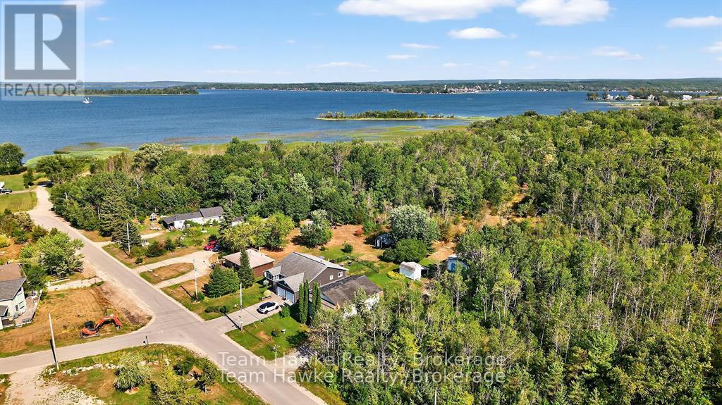 203 Woodlands Avenue, Tay, Ontario  L0K 1R0 - Photo 45 - S12521726