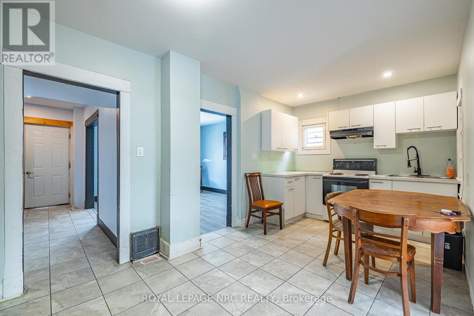 5495 Drummond Road, Niagara Falls, Ontario  L2G 4L2 - Photo 10 - X12612794