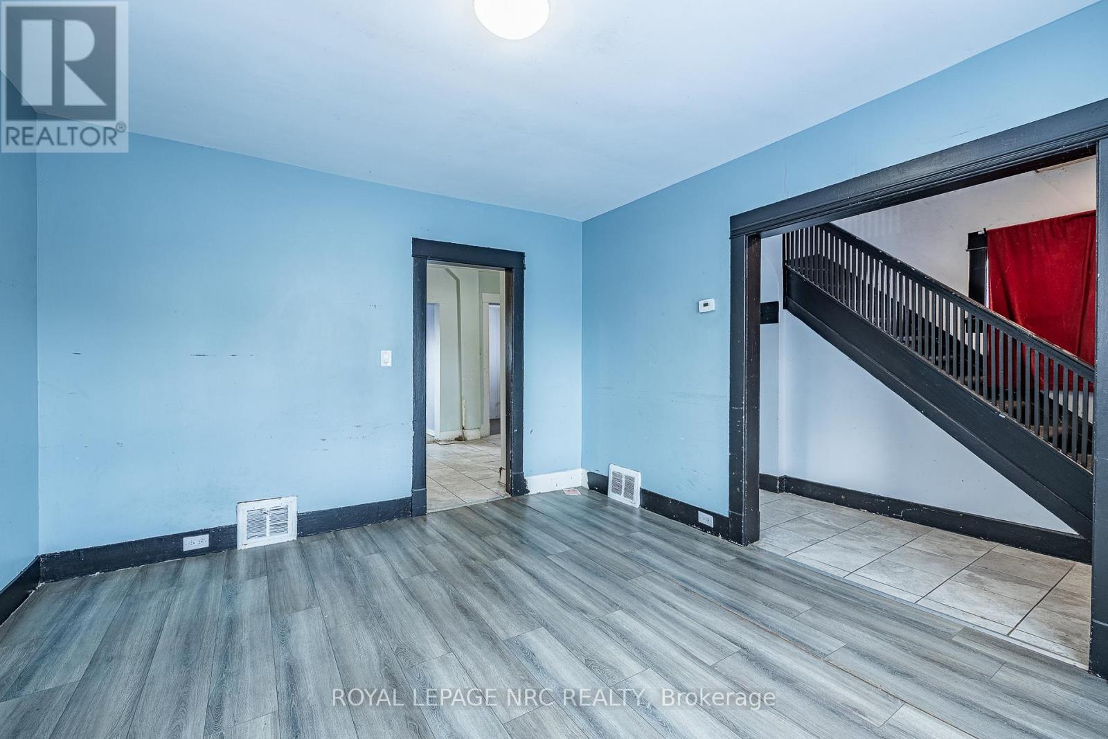 5495 Drummond Road, Niagara Falls, Ontario  L2G 4L2 - Photo 7 - X12612794