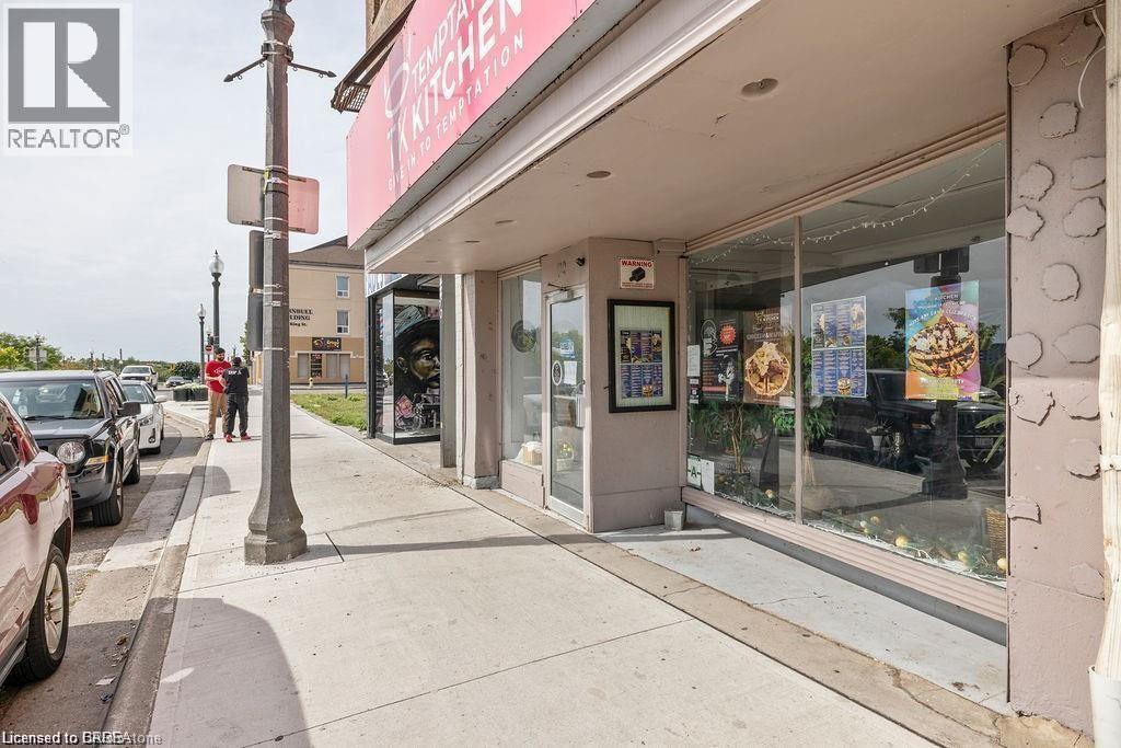 70 Colborne Street, Brantford, Ontario  N3T 2G5 - Photo 3 - 40792348