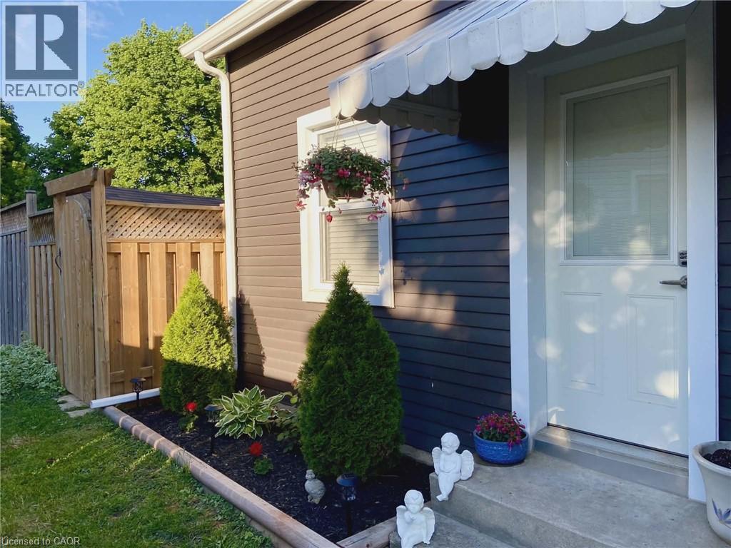 36 Mount Pleasant Street, Brantford, Ontario  N3T 1S6 - Photo 2 - 40791064