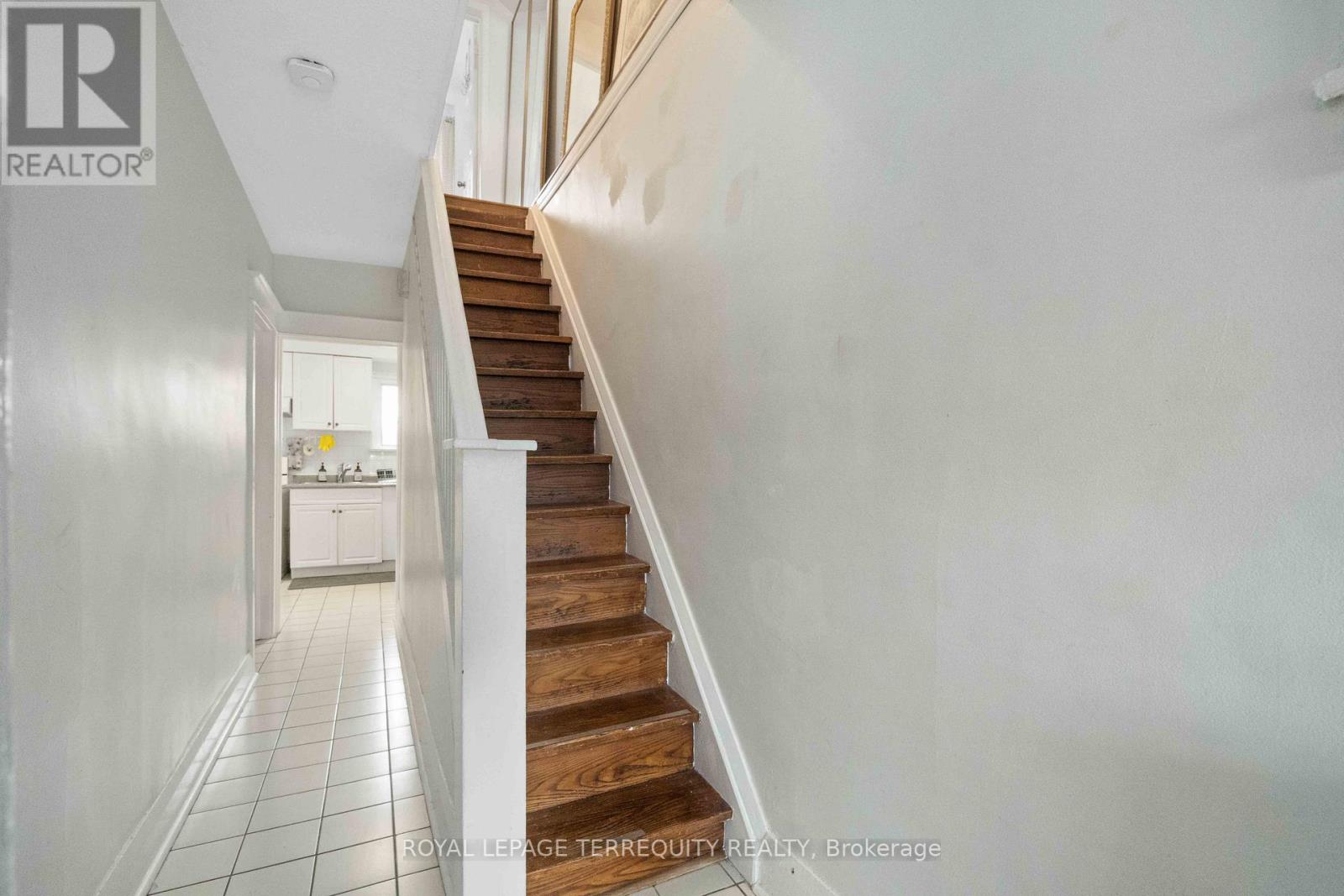 70 Rogers Road, Toronto, Ontario  M6E 1P1 - Photo 11 - C12612786