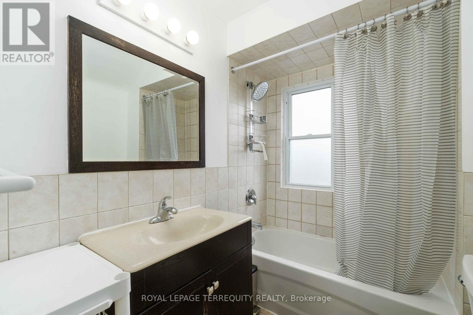 70 Rogers Road, Toronto, Ontario  M6E 1P1 - Photo 25 - C12612786