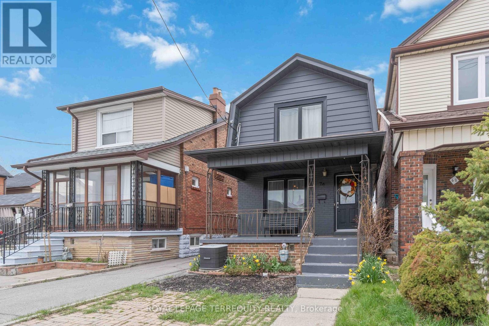 70 Rogers Road, Toronto, Ontario  M6E 1P1 - Photo 30 - C12612786