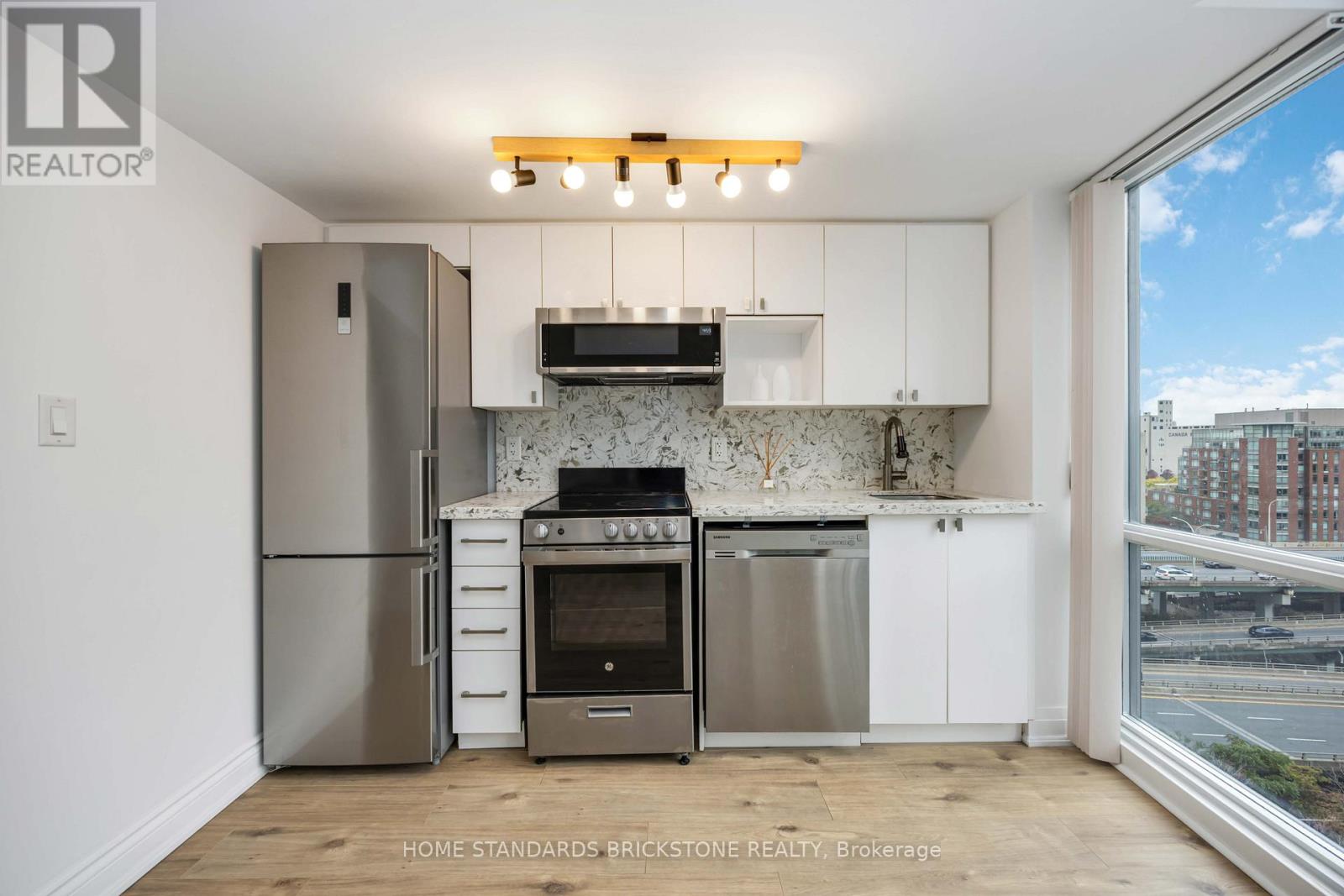 1116 - 11 Brunel Court, Toronto, Ontario  M5V 3Y3 - Photo 14 - C12612838