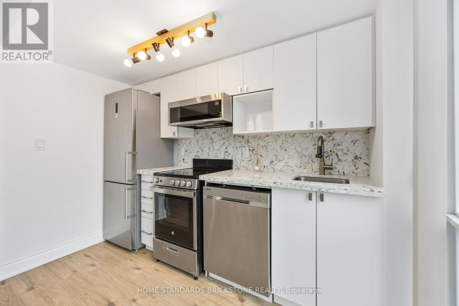 1116 - 11 Brunel Court, Toronto, Ontario  M5V 3Y3 - Photo 15 - C12612838