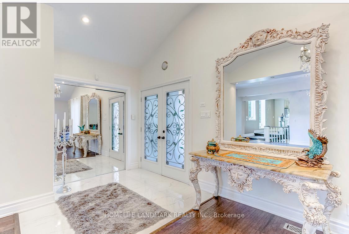 156 Duncan Road, Richmond Hill, Ontario  L4C 6J8 - Photo 5 - N12612768