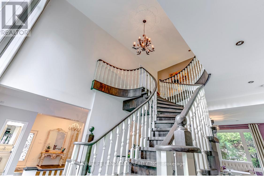 156 Duncan Road, Richmond Hill, Ontario  L4C 6J8 - Photo 8 - N12612768