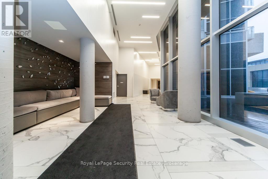 314 - 2916 Highway 7 Road, Vaughan, Ontario  L4K 0K6 - Photo 3 - N12612780