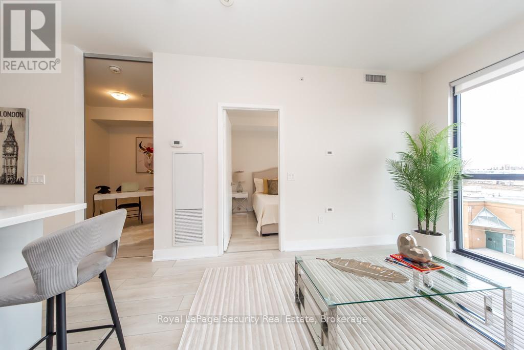 314 - 2916 Highway 7 Road, Vaughan, Ontario  L4K 0K6 - Photo 9 - N12612780