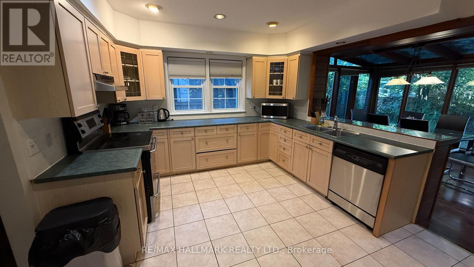 187 Mill Street, Richmond Hill, Ontario  L4C 4B1 - Photo 3 - N12612832