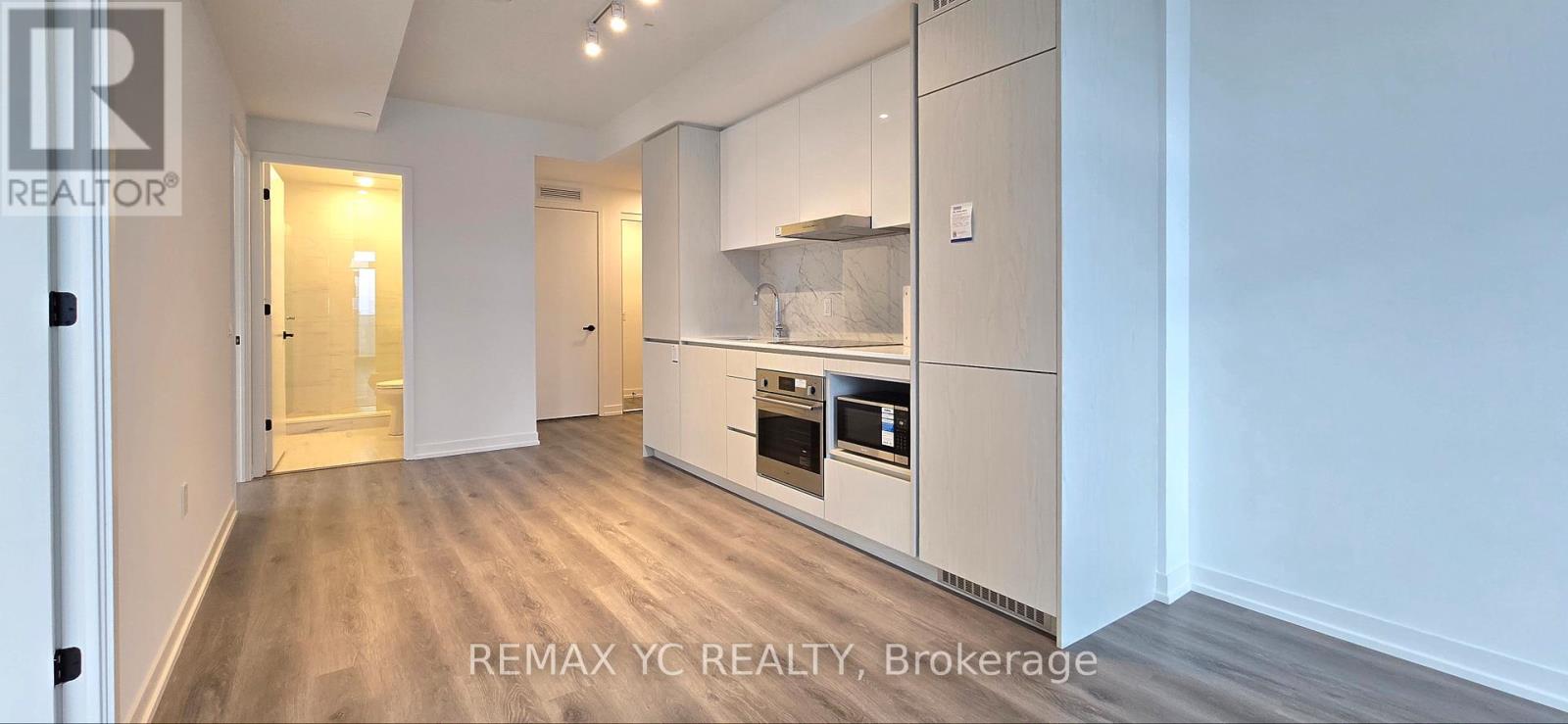 3912 - 28 Interchange Way, Vaughan (Vaughan Corporate Centre), Ontario  L4K 0P8 - Photo 5 - N12612868