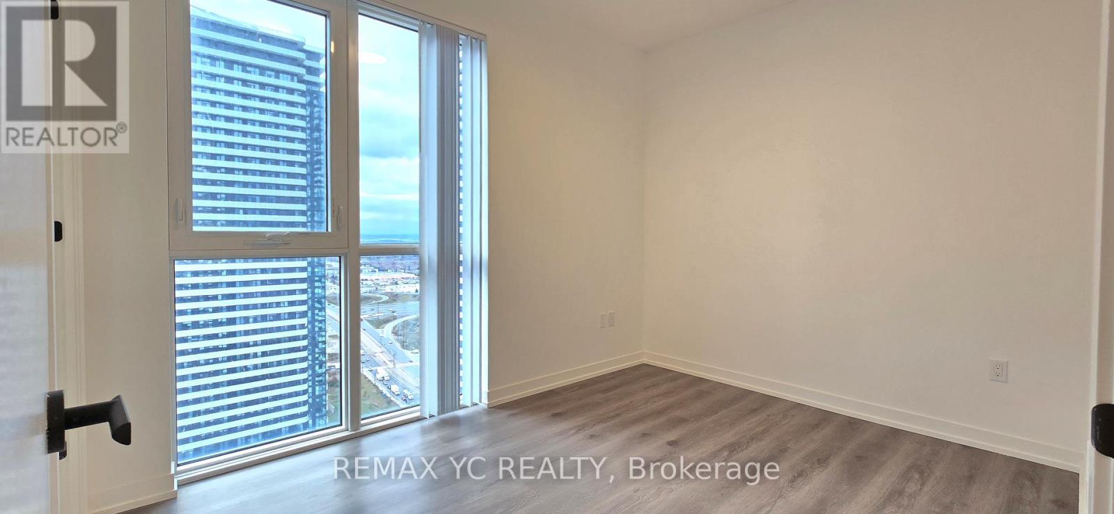 3912 - 28 Interchange Way, Vaughan (Vaughan Corporate Centre), Ontario  L4K 0P8 - Photo 9 - N12612868