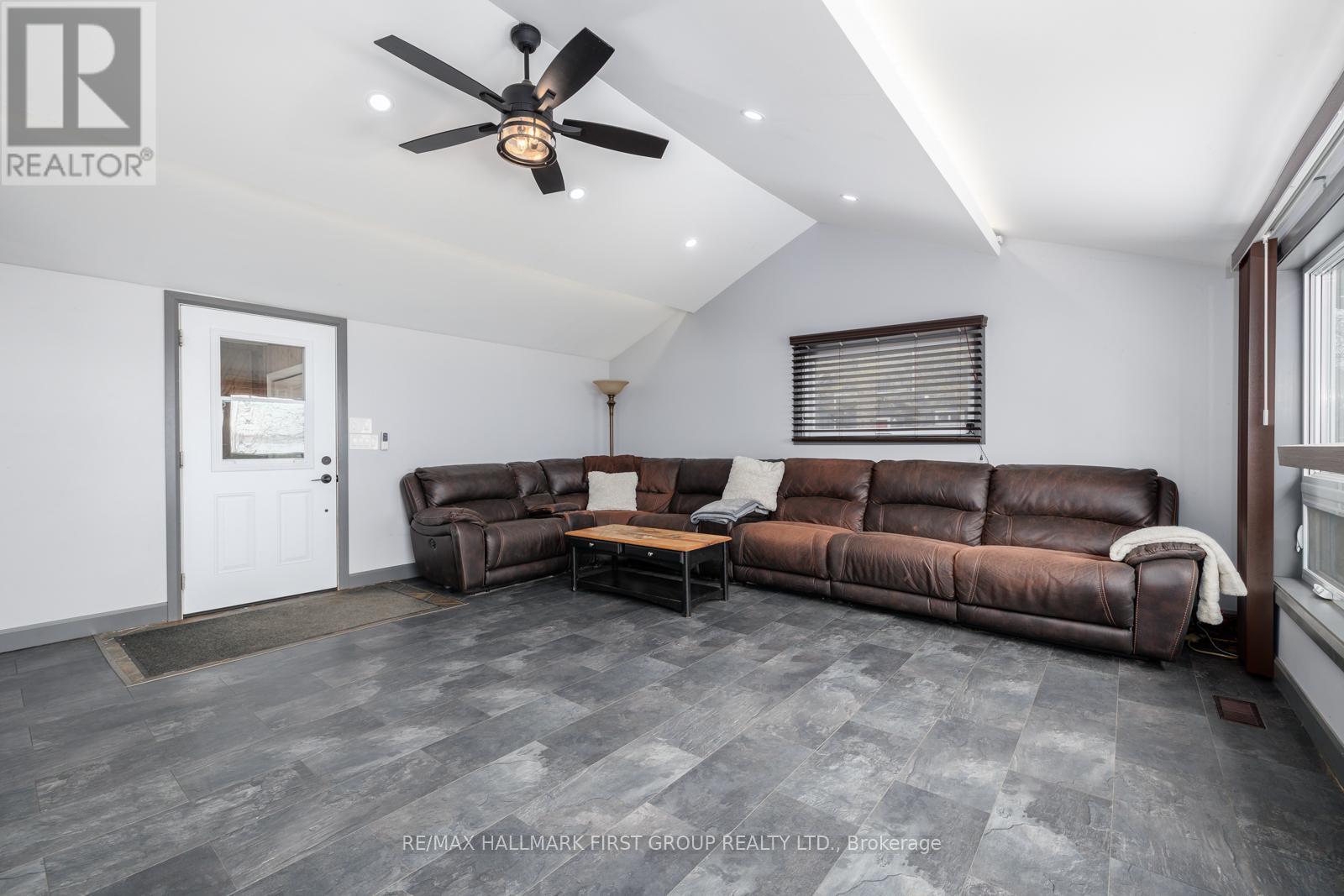 6386 Bluebird Street, Ramara, Ontario L3V 6H6 - Photo 7 - S12612818