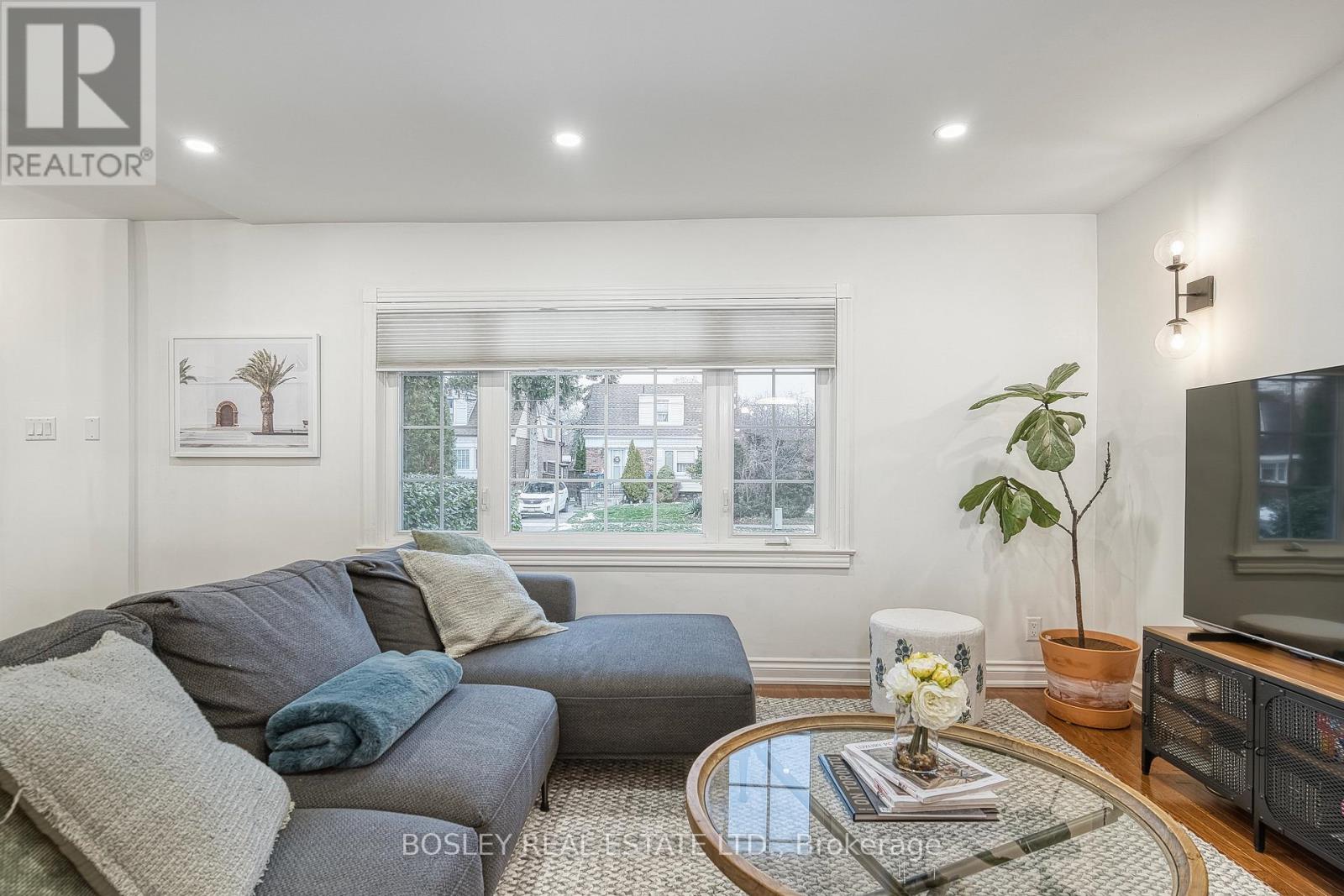 29 Patika Avenue, Toronto, Ontario M9N 2E7 - Photo 16 - W12609776