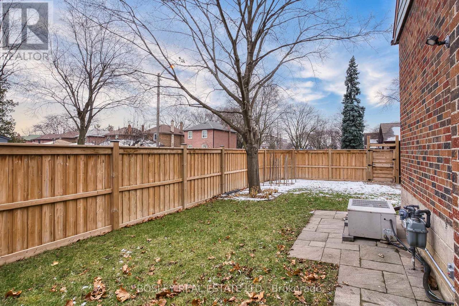 29 Patika Avenue, Toronto, Ontario M9N 2E7 - Photo 46 - W12609776