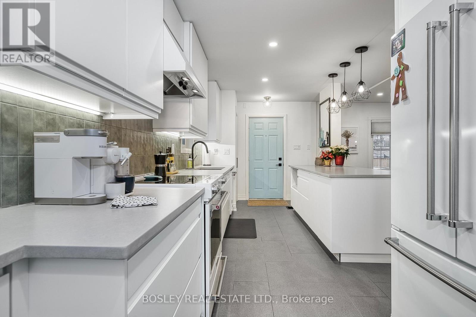 29 Patika Avenue, Toronto, Ontario M9N 2E7 - Photo 9 - W12609776