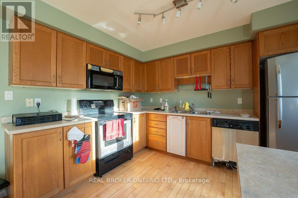 B11 - 110 Activa Avenue, Kitchener, Ontario N2E 4K4 - Photo 4 - X12567278