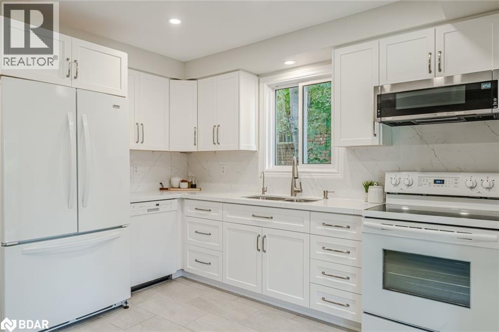 222 Bishop Drive, Barrie, Ontario L4N 6X8 - Photo 8 - 40789160