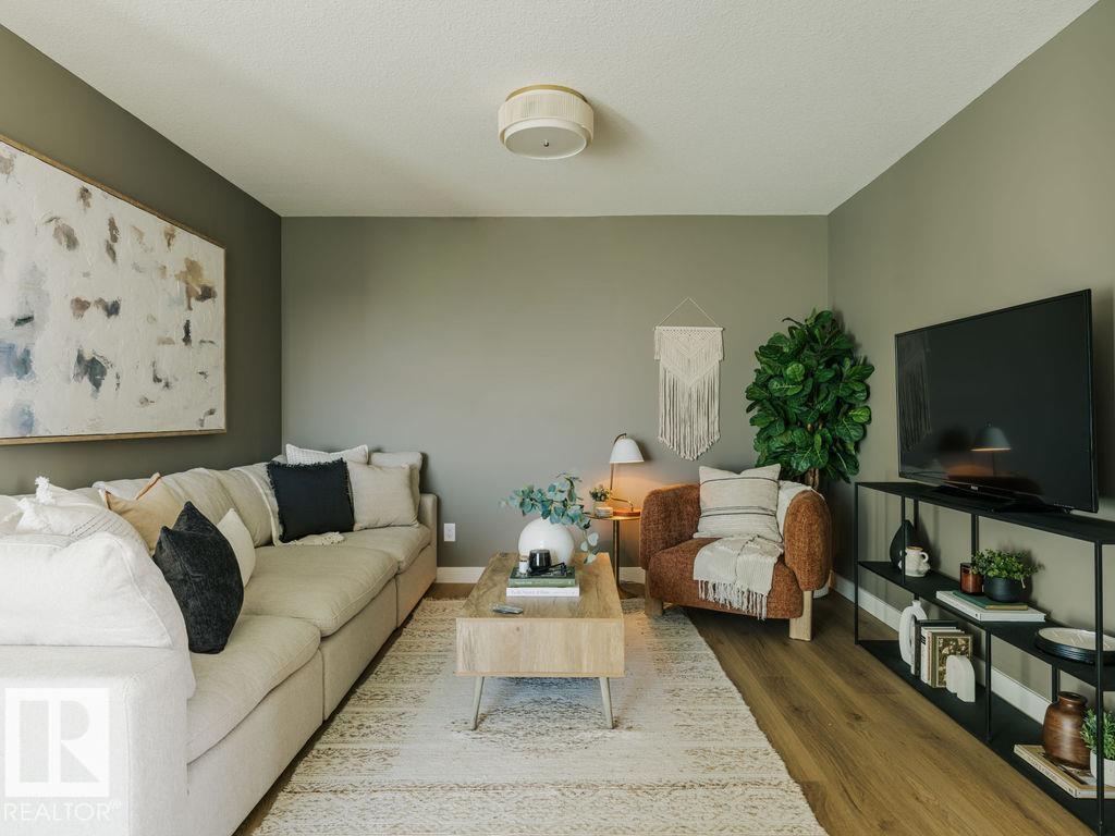 8961 Elves Lo Nw, Edmonton, Alberta  T6M 3G3 - Photo 2 - E4465961