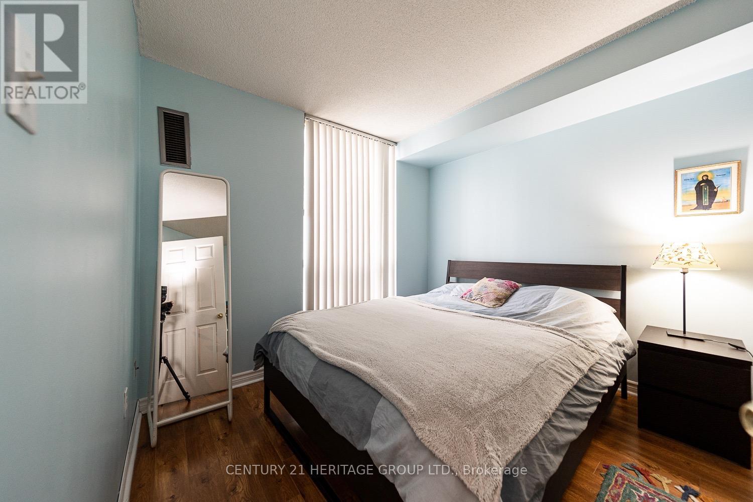 1601 - 101 Subway Crescent, Toronto, Ontario  M9B 6K4 - Photo 11 - W12612746