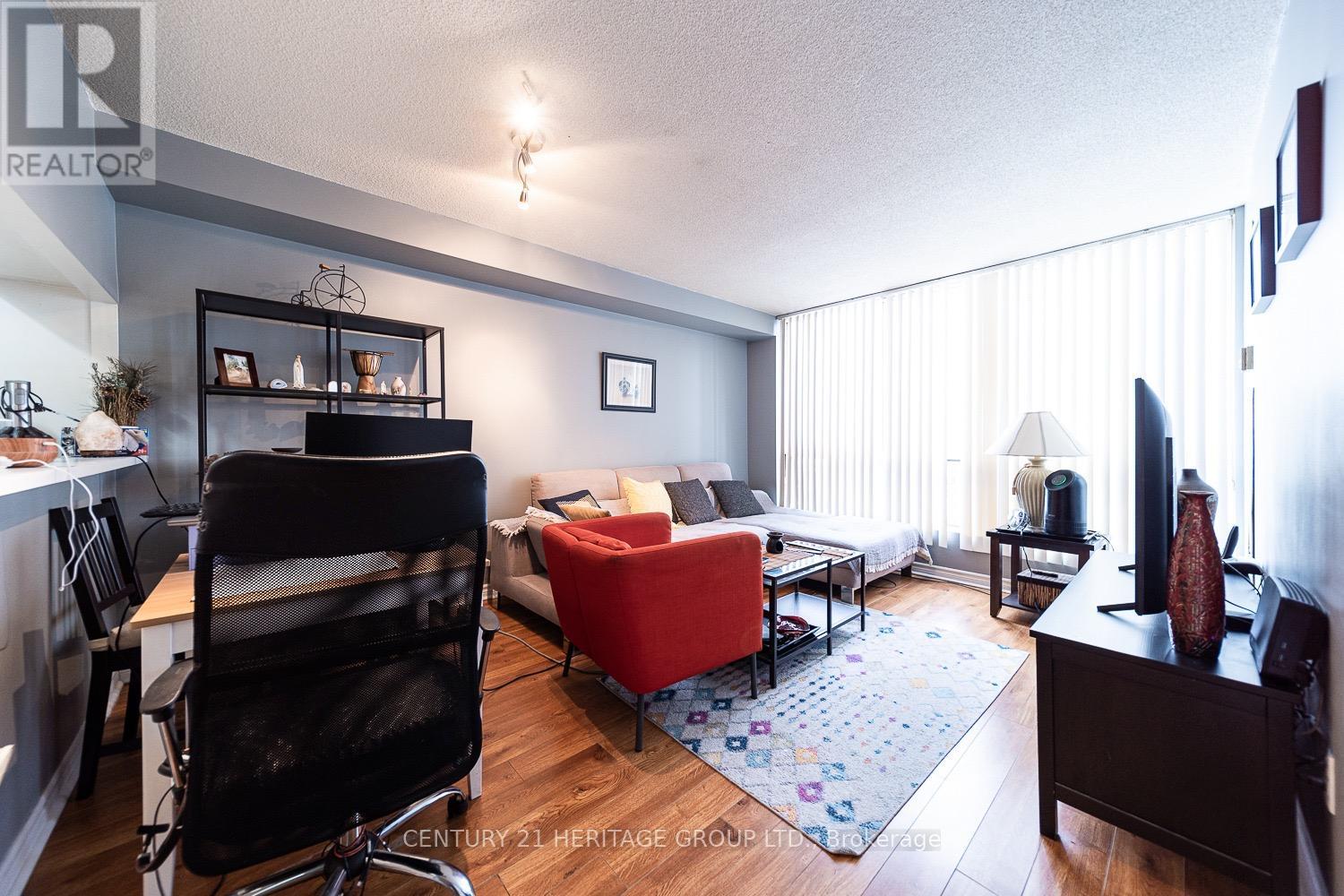 1601 - 101 Subway Crescent, Toronto, Ontario  M9B 6K4 - Photo 7 - W12612746