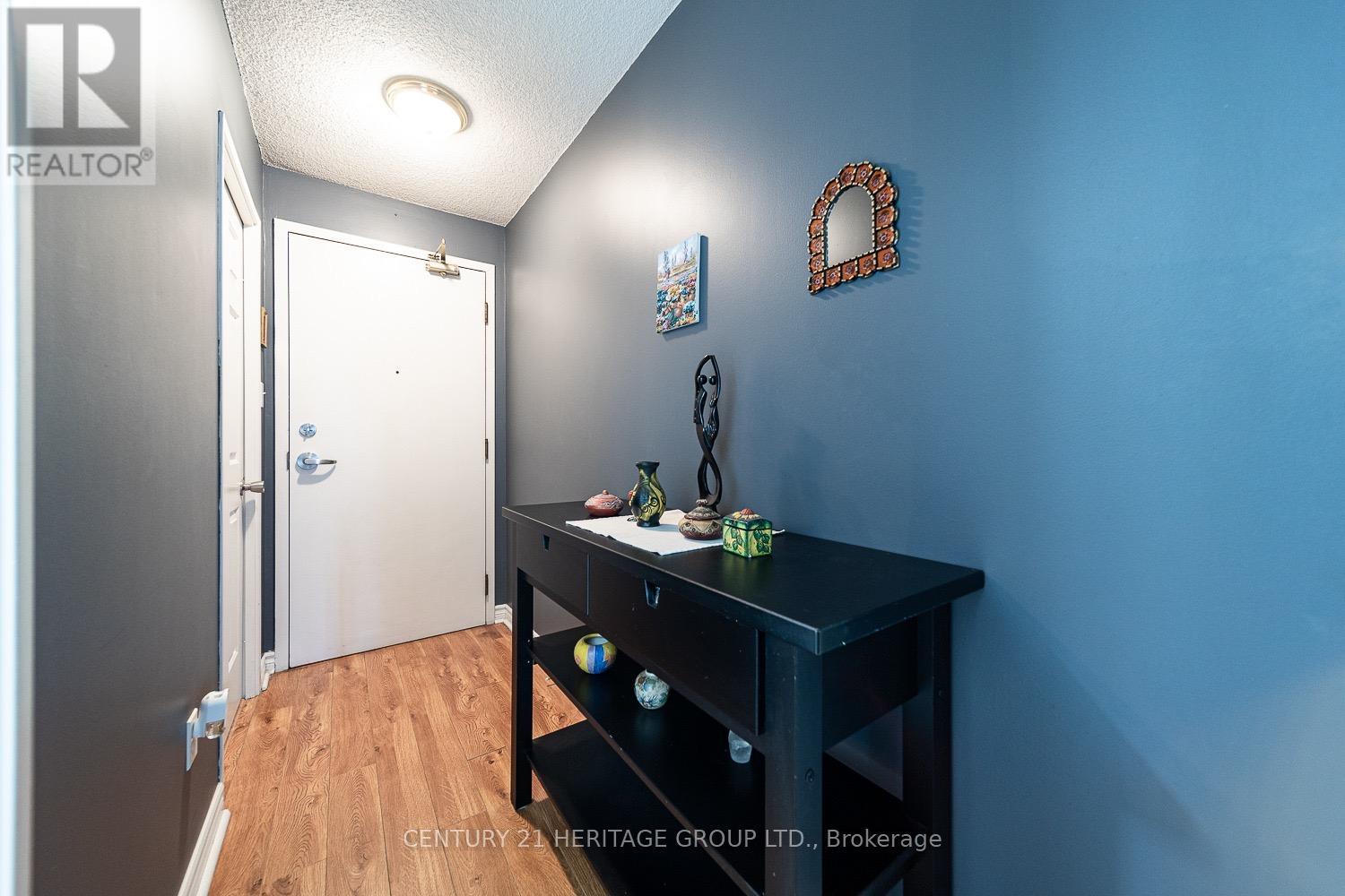 1601 - 101 Subway Crescent, Toronto, Ontario  M9B 6K4 - Photo 9 - W12612746