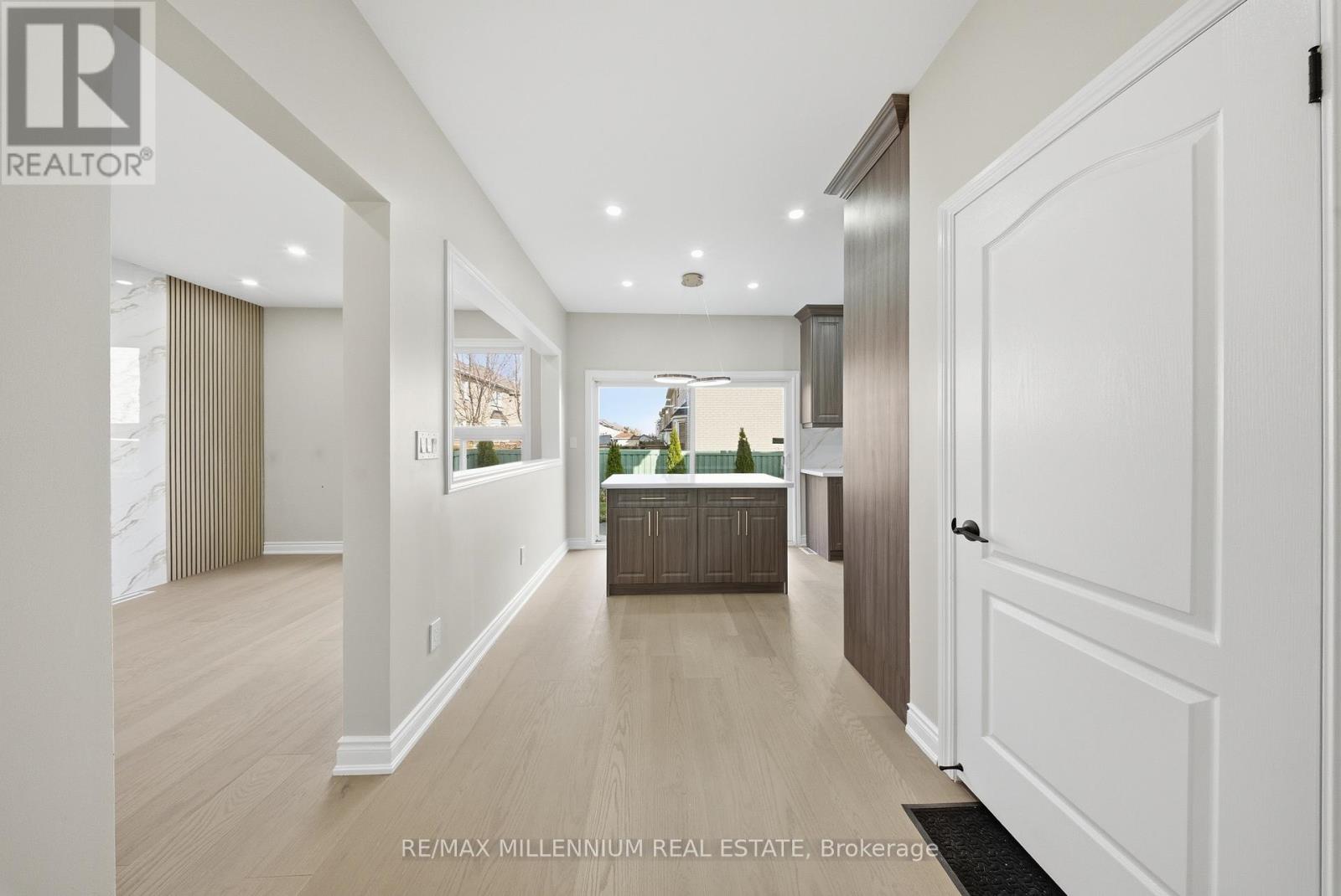 527 Fernforest Drive, Brampton, Ontario  L6R 0S2 - Photo 12 - W12612764