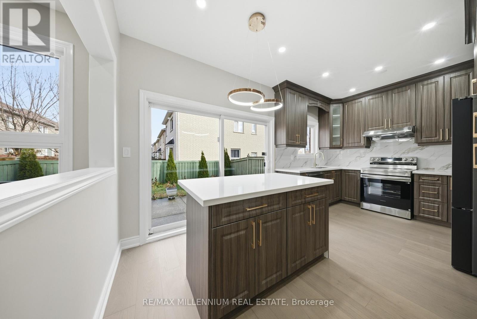 527 Fernforest Drive, Brampton, Ontario  L6R 0S2 - Photo 15 - W12612764