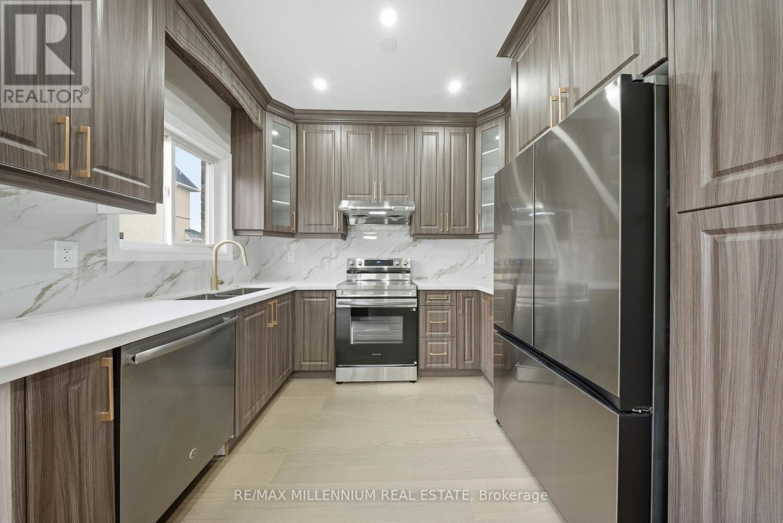 527 Fernforest Drive, Brampton, Ontario  L6R 0S2 - Photo 16 - W12612764