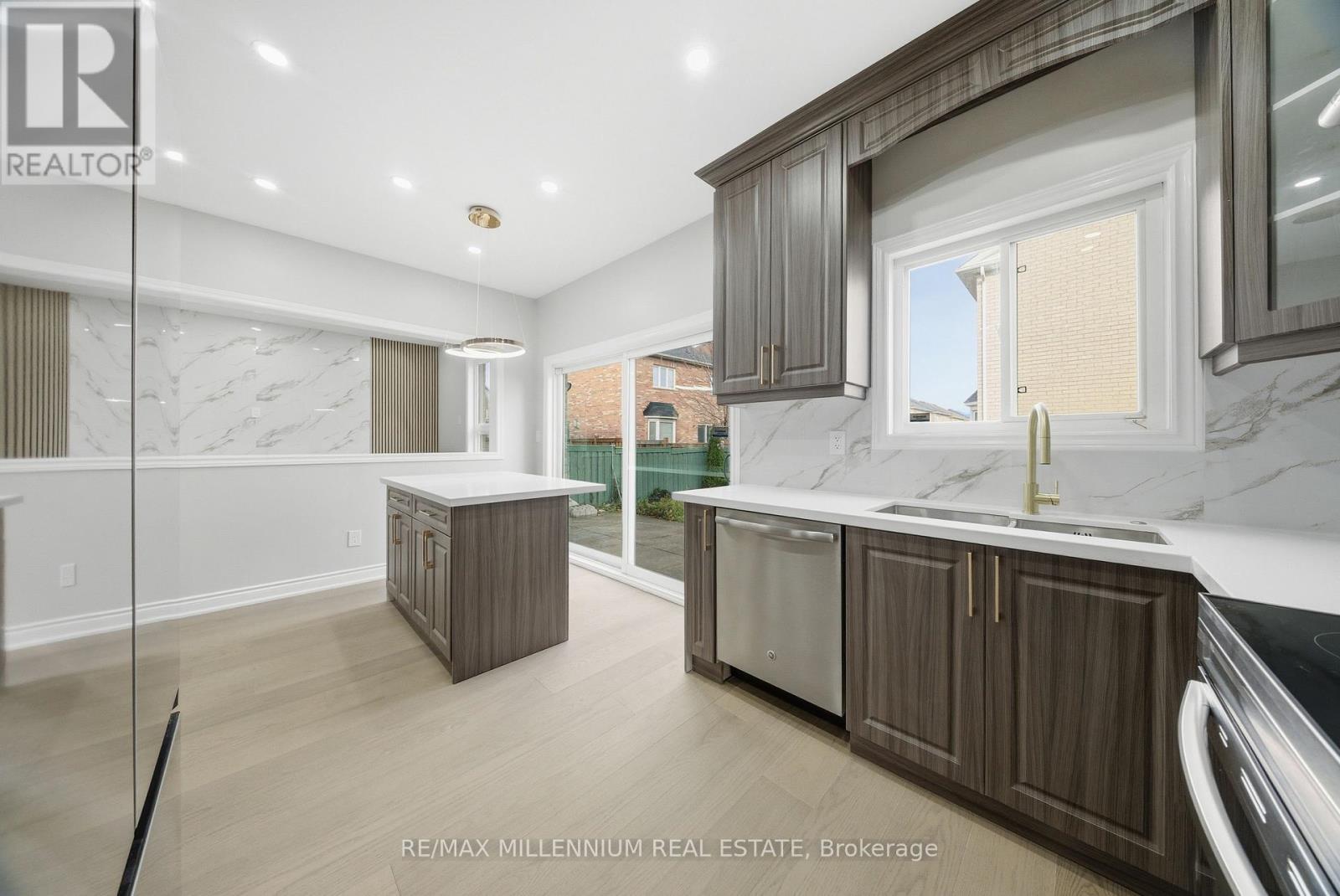 527 Fernforest Drive, Brampton, Ontario  L6R 0S2 - Photo 18 - W12612764