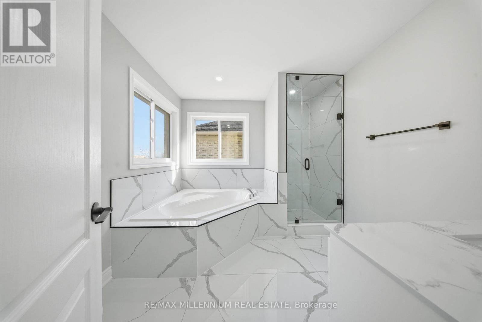 527 Fernforest Drive, Brampton, Ontario  L6R 0S2 - Photo 22 - W12612764