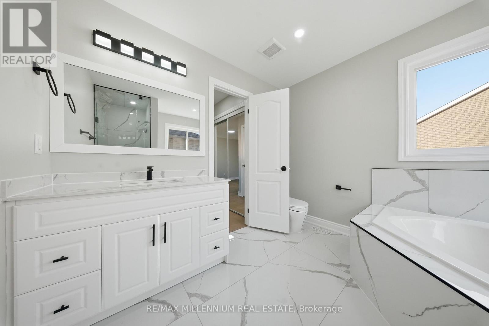 527 Fernforest Drive, Brampton, Ontario  L6R 0S2 - Photo 23 - W12612764