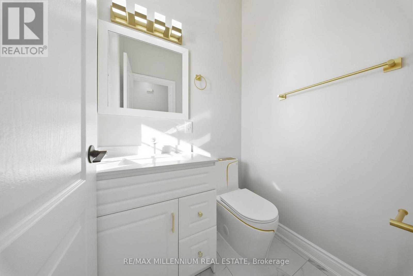 527 Fernforest Drive, Brampton, Ontario  L6R 0S2 - Photo 8 - W12612764