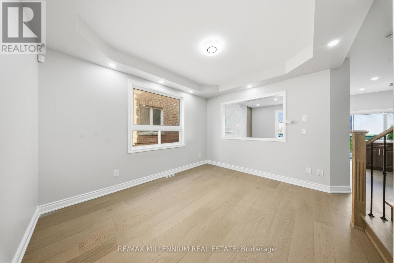 527 Fernforest Drive, Brampton, Ontario  L6R 0S2 - Photo 9 - W12612764