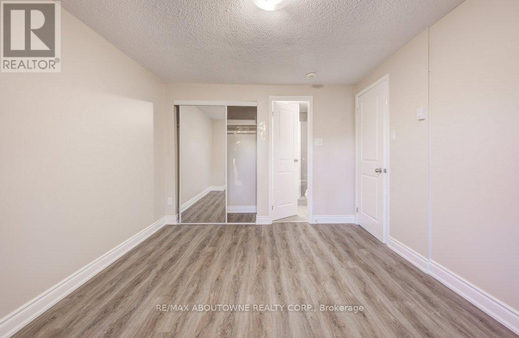 13 Normandy Place, Oakville, Ontario  L6K 1R9 - Photo 12 - W12612766