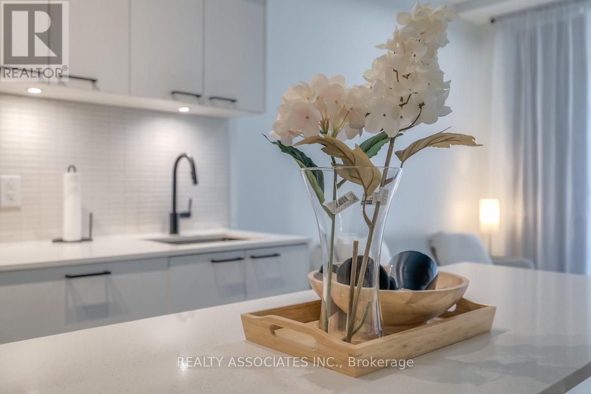 609 - 1808 St. Clair Avenue W, Toronto, Ontario  M6M 0C1 - Photo 12 - W12612834