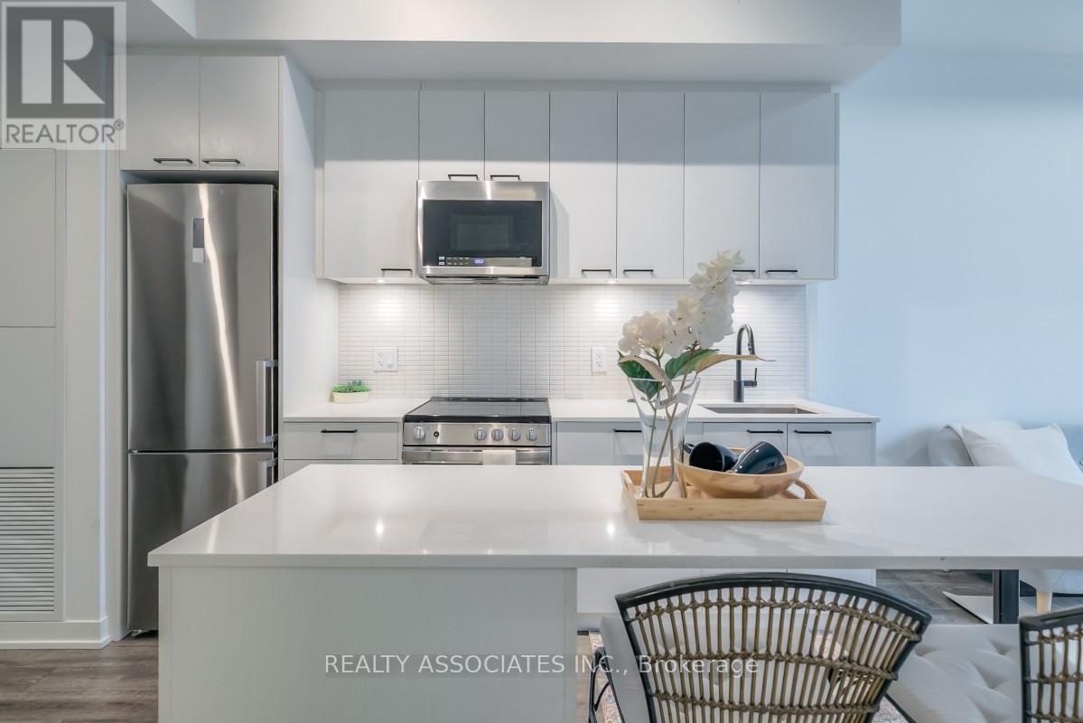 609 - 1808 St. Clair Avenue W, Toronto, Ontario  M6M 0C1 - Photo 7 - W12612834