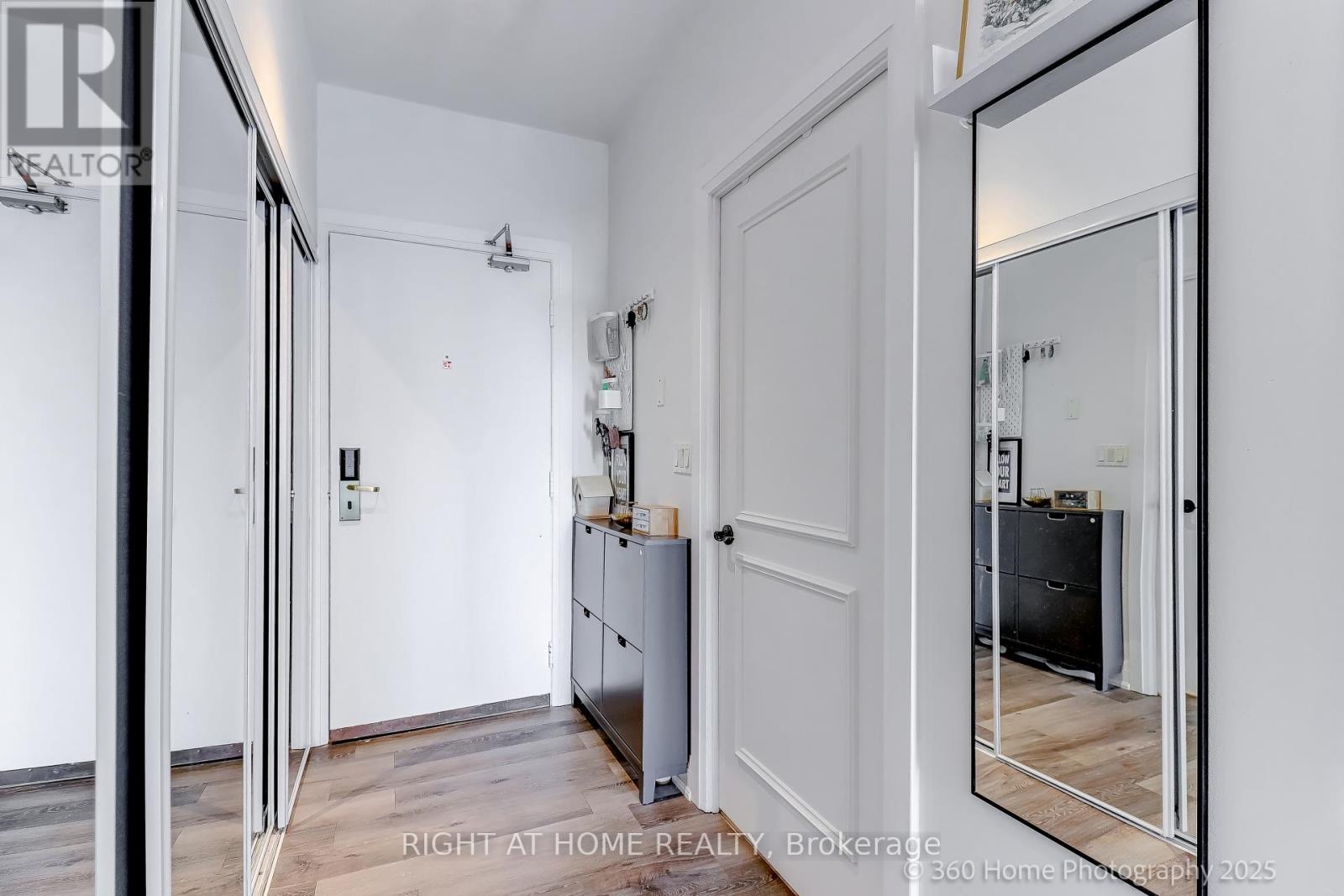 203 - 2737 KEELE STREET, Toronto, Ontario