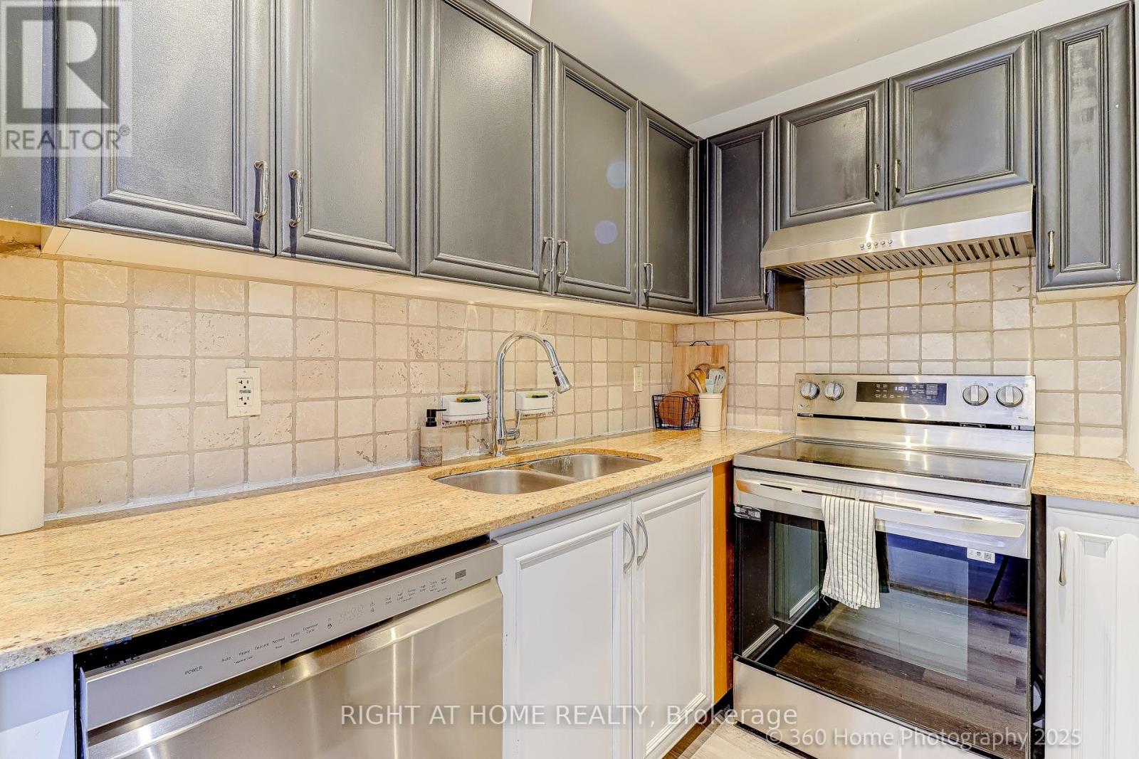 203 - 2737 Keele Street, Toronto, Ontario  M3M 2E9 - Photo 12 - W12612836