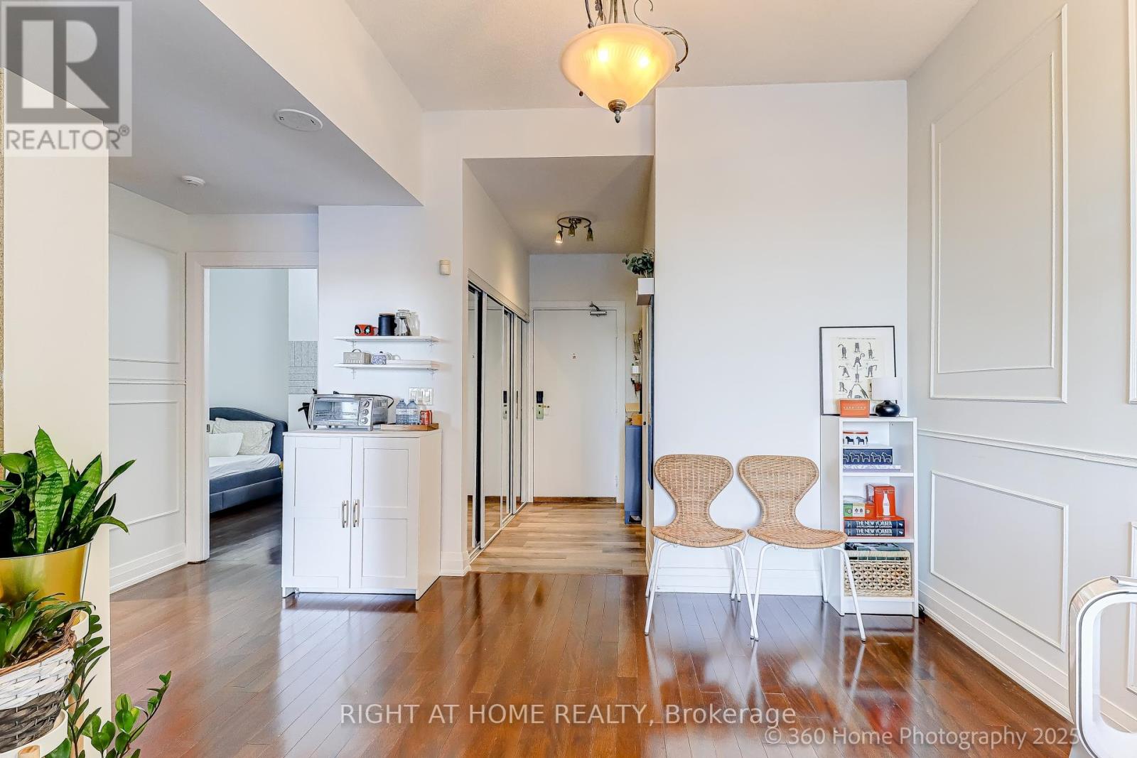 203 - 2737 Keele Street, Toronto, Ontario  M3M 2E9 - Photo 3 - W12612836