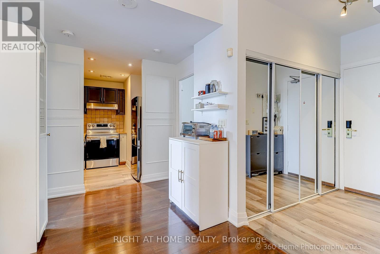 203 - 2737 Keele Street, Toronto, Ontario  M3M 2E9 - Photo 8 - W12612836