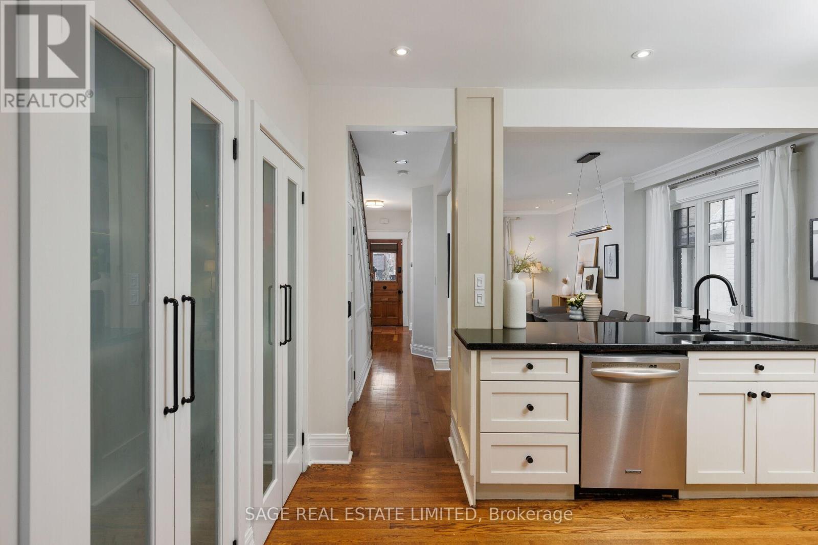 277 Evelyn Avenue, Toronto, Ontario  M6P 2Z8 - Photo 15 - W12612856